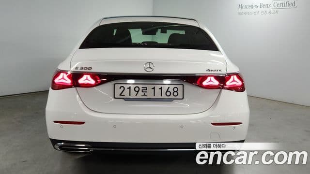 Mercedes-Benz E-Class 2025 — ფოტო 4/20
