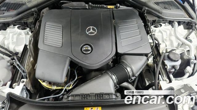 Mercedes-Benz E-Class 2025 — ფოტო 17/20