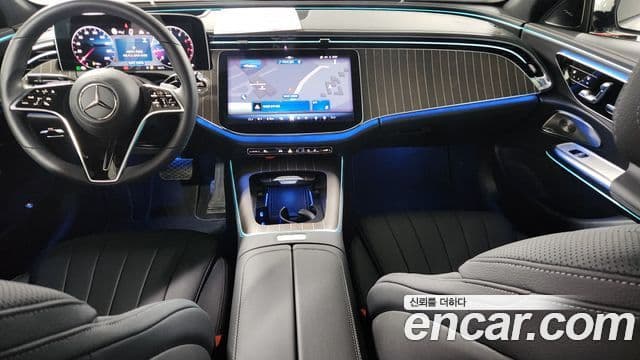Mercedes-Benz E-Class 2025 — ფოტო 20/20