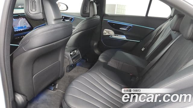 Mercedes-Benz E-Class 2025 — ფოტო 14/20