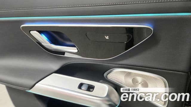 Mercedes-Benz E-Class 2025 — ფოტო 19/20