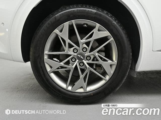 Genesis GV70 2022 — ფოტო 13/20