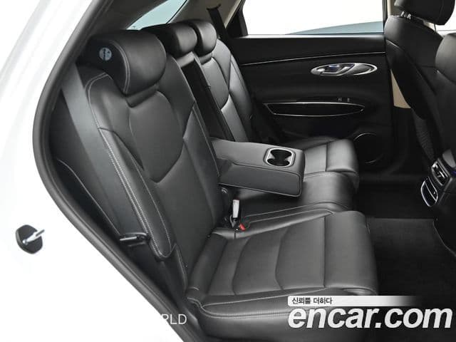 Genesis GV70 2022 — ფოტო 15/20