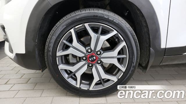 Kia Seltos 2021 — ფოტო 5/20