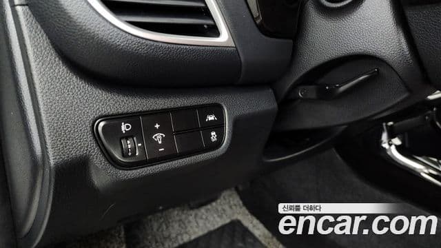 Kia Seltos 2021 — ფოტო 16/20
