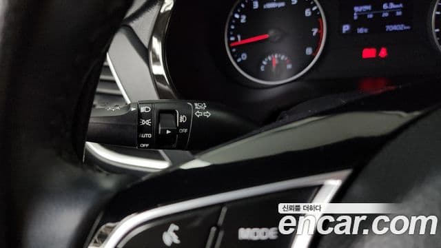 Kia Seltos 2021 — ფოტო 18/20