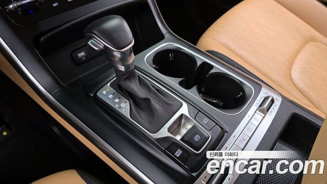 Kia Carnival 2022 — Фото 8/20