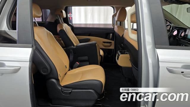 Kia Carnival 2022 — Фото 11/20