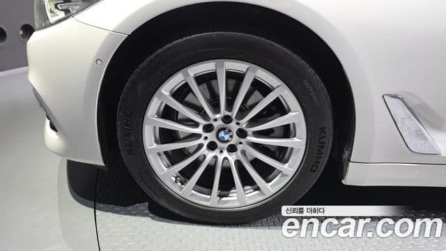 BMW 5 Series 2019 — фото 5 из 20