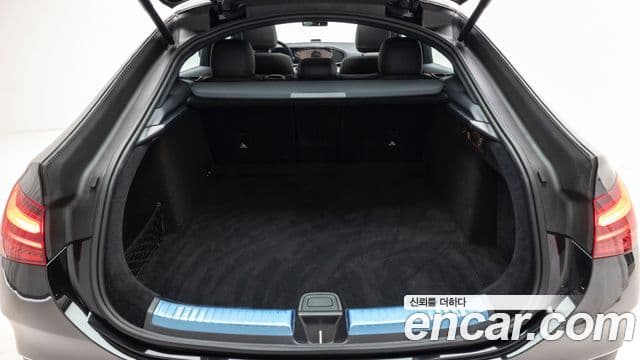 Mercedes-Benz GLE-Class 2025 — Фото 10/20