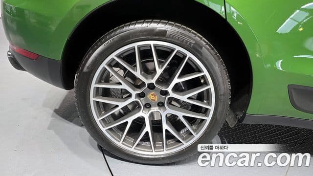 Porsche Macan 2021 — Photo 24/30