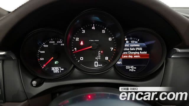 Porsche Macan 2021 — Photo 22/30