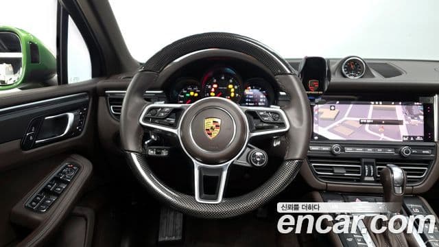 Porsche Macan 2021 — Photo 29/30