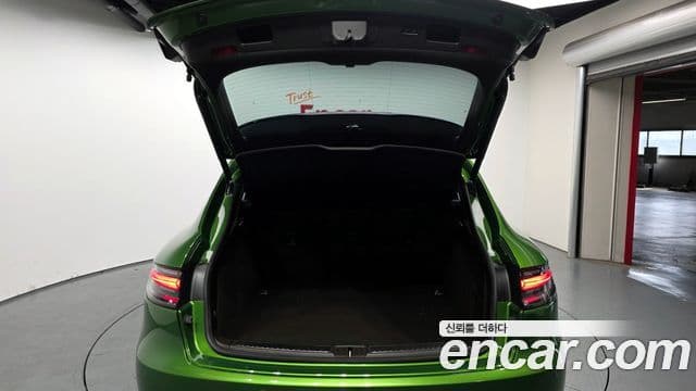 Porsche Macan 2021 — Photo 12/30