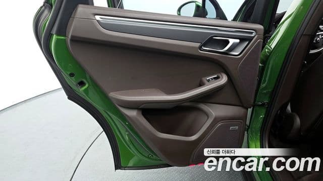 Porsche Macan 2021 — Photo 30/30