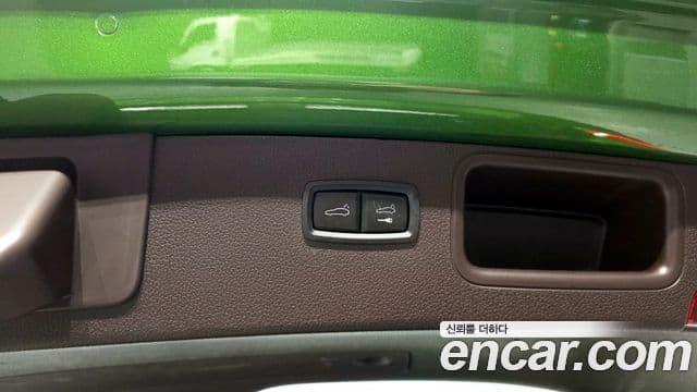 Porsche Macan 2021 — Photo 25/30