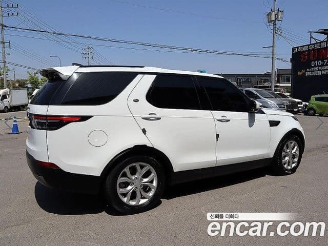 Land Rover Discovery 5 2019 — Şəkil 18/20