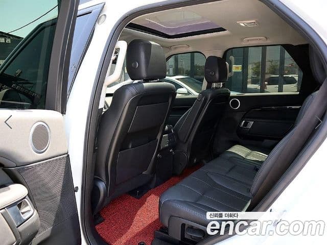 Land Rover Discovery 5 2019 — Şəkil 12/20