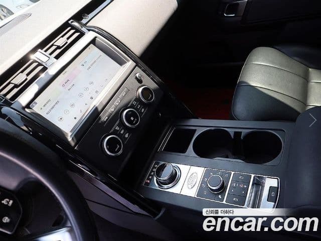 Land Rover Discovery 5 2019 — Şəkil 7/20