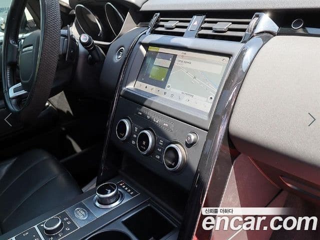 Land Rover Discovery 5 2019 — Şəkil 11/20
