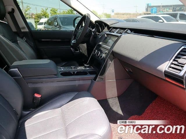 Land Rover Discovery 5 2019 — Şəkil 17/20