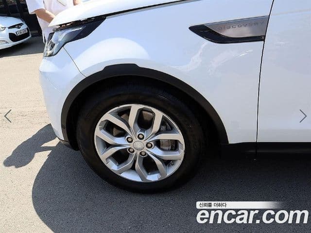 Land Rover Discovery 5 2019 — Şəkil 14/20