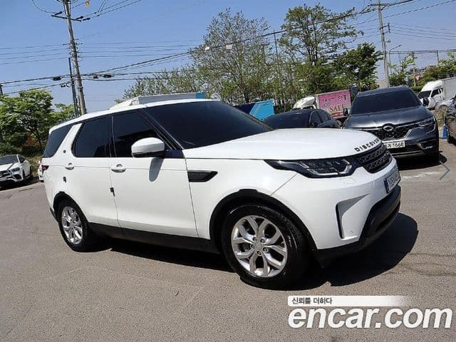 Land Rover Discovery 5 2019 — Şəkil 15/20