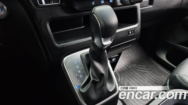 Hyundai Staria 2024 — Şəkil 9/20