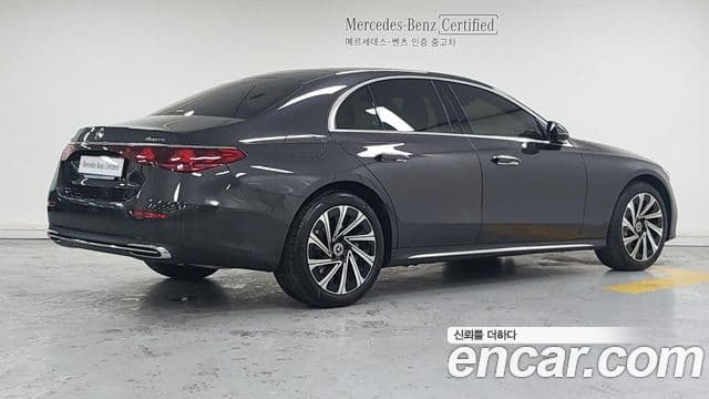 Mercedes-Benz E-Class 2024 — Фото 1/20