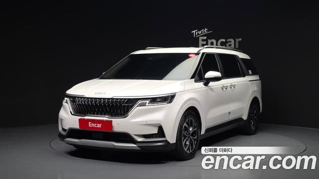 Kia Carnival 2023 — Фото 1/20