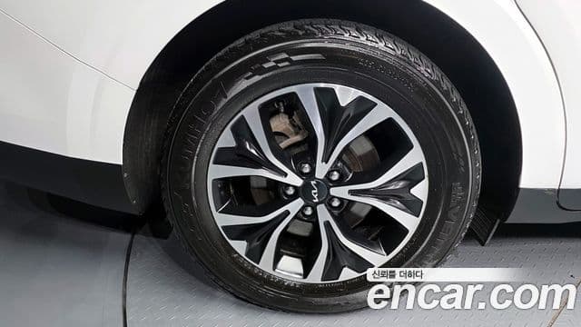 Kia Carnival 2023 — Фото 5/20