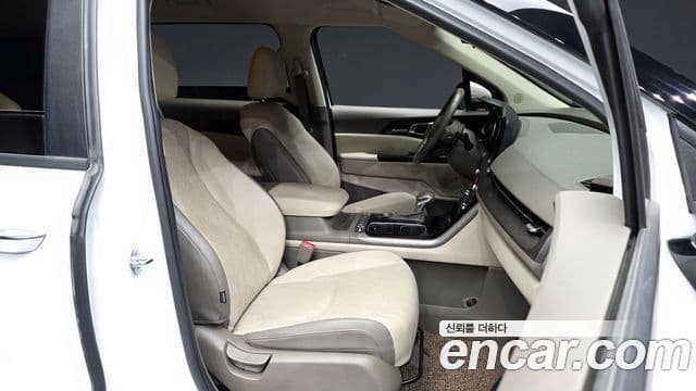 Kia Carnival 2023 — Фото 12/20