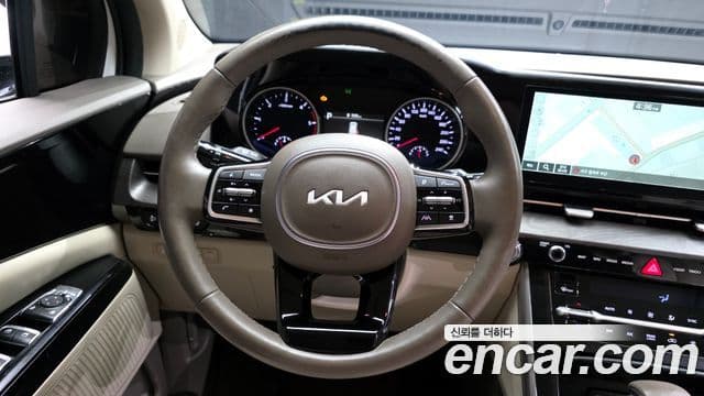 Kia Carnival 2023 — Фото 13/20