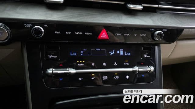 Kia Carnival 2023 — Фото 17/20
