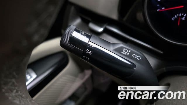 Kia Carnival 2023 — Şəkil 29/31