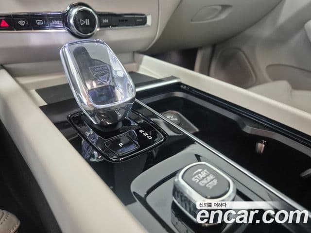 Volvo XC60 2025 — Şəkil 9/20