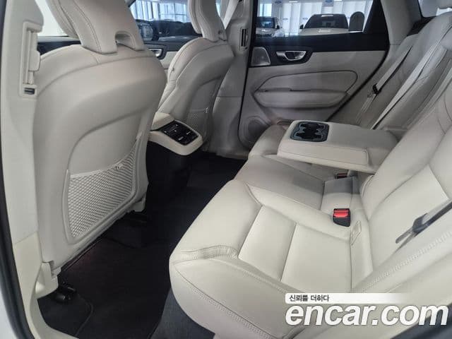 Volvo XC60 2025 — Şəkil 12/20