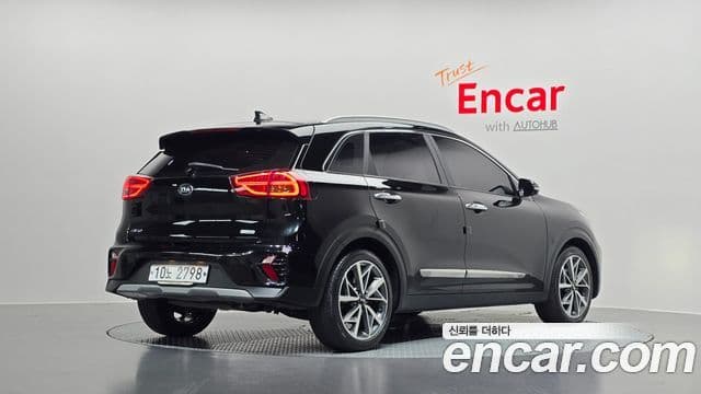 Kia Niro 2019 — Фото 2/20