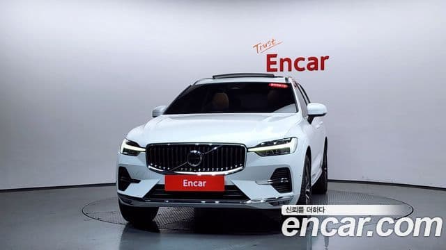 Volvo XC60 2023 — Photo 13/38