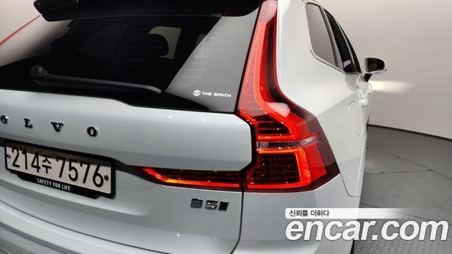 Volvo XC60 2023 — Photo 24/38