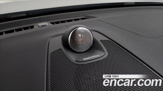 Volvo XC60 2023 — Photo 37/38