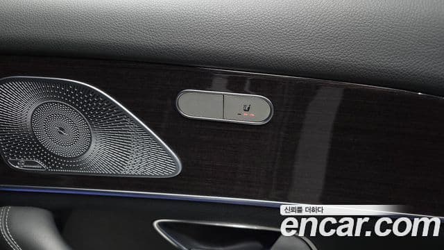 Mercedes-Benz GLE-Class 2021 — Фото 19/20