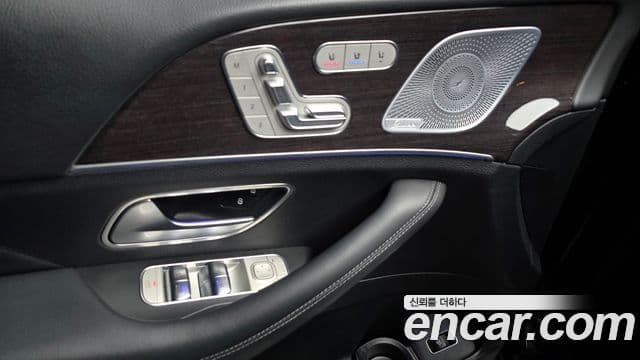 Mercedes-Benz GLE-Class 2021 — Фото 20/20