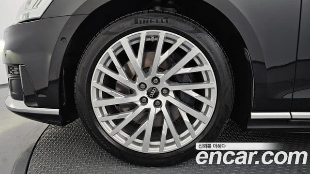Audi A8 2021 — ფოტო 4/20