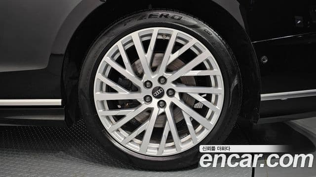 Audi A8 2021 — Photo 34/37