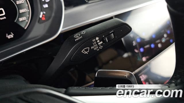 Audi A8 2021 — Photo 36/37