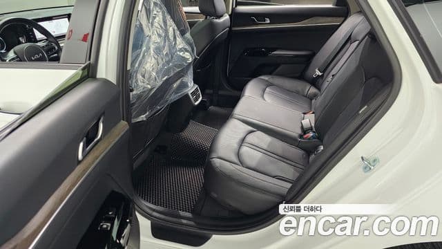 Kia K5 2022 — ფოტო 12/20