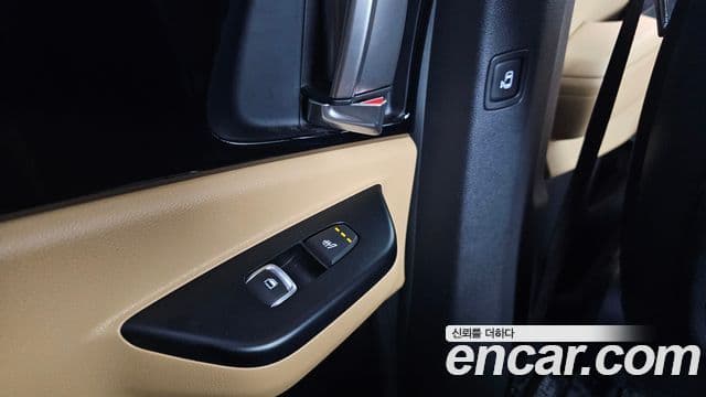 Kia Carnival 2023 — Şəkil 18/20