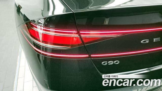 Genesis G90 2022 — Photo 22/40