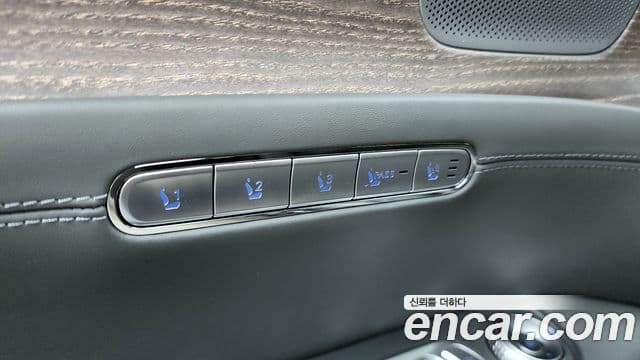 Genesis G90 2022 — Photo 35/40